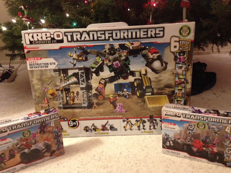 Holiday Gift Guide: KRE-O TRANSFORMERS Toy Review - Redhead Mom