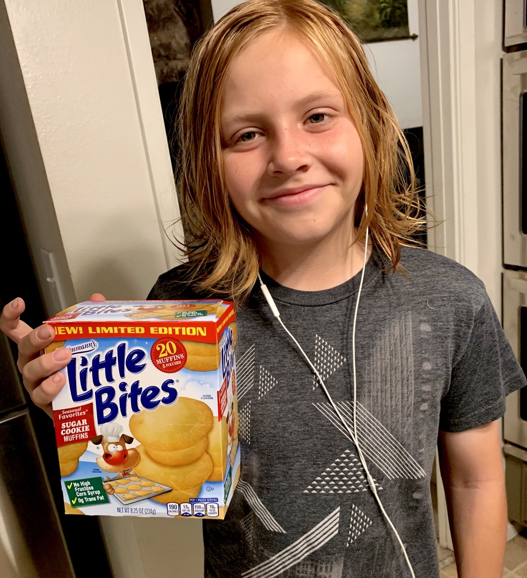 Entenmann's Little Bites Sugar Cookie Muffins #Entenmanns #LittleBites #Muffins #snacks #food #foodie #holidays #giveaway #LoveLittleBites #LBSugarCookie #ad