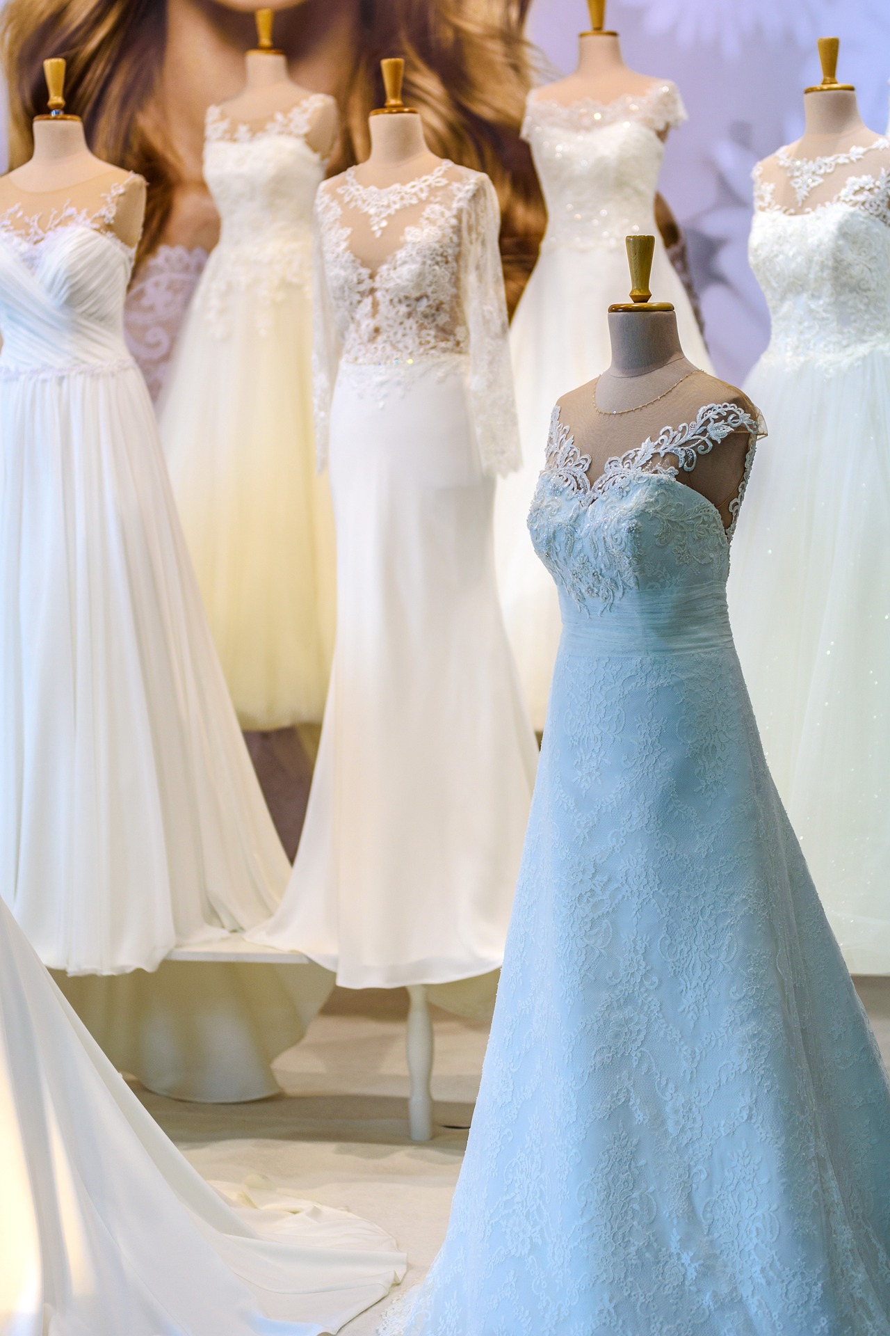 bridesmaids dress shopping etiquette wedding